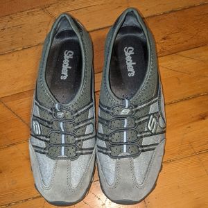 Like New Slip On Sketchers